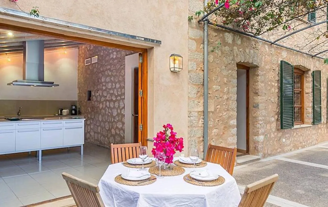 Vila Casa Futbol Sóller